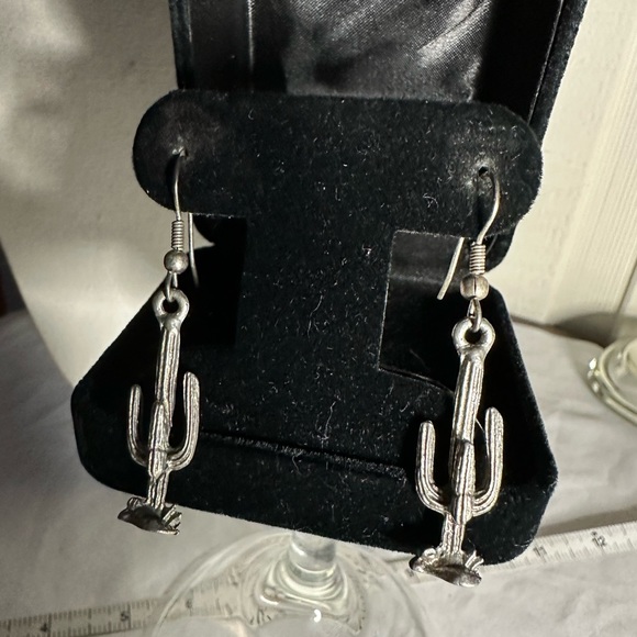 Small silvertone saguaro cactus earrings - Picture 3 of 5